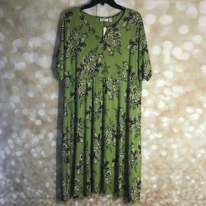 NWT MASAI GREEN FLORAL PRINT DRESS.
